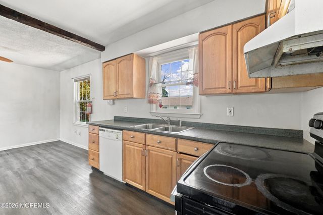1024 Beachwood Boulevard, Beachwood, NJ 08722