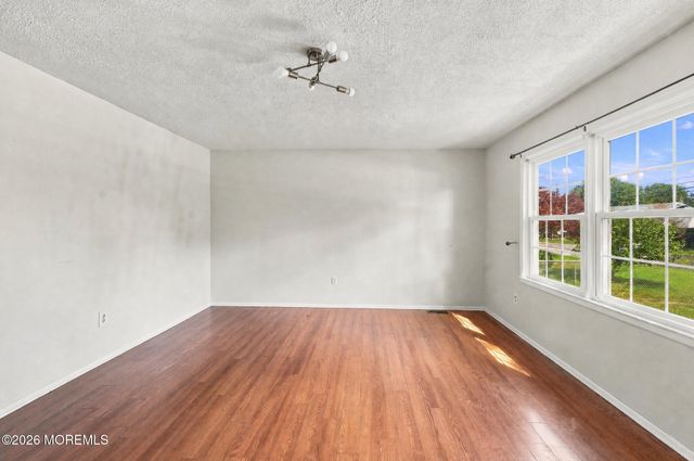 1024 Beachwood Boulevard, Beachwood, NJ 08722