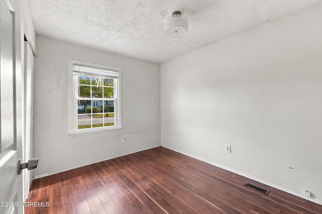 1024 Beachwood Boulevard, Beachwood, NJ 08722