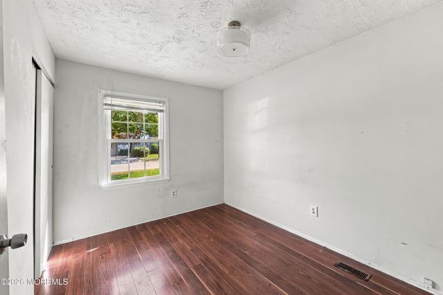 1024 Beachwood Boulevard, Beachwood, NJ 08722