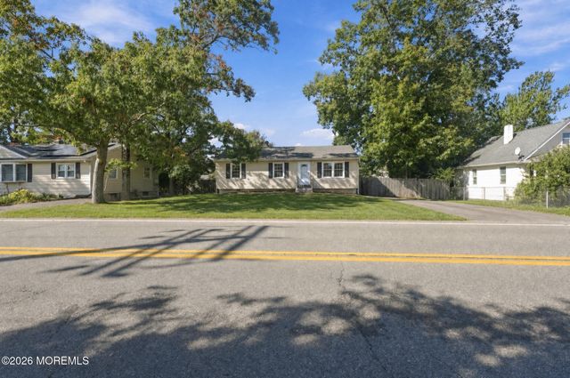 1024 Beachwood Boulevard, Beachwood, NJ 08722
