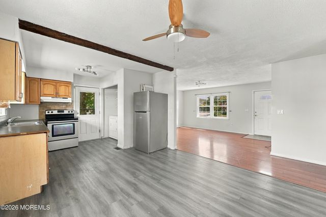 1024 Beachwood Boulevard, Beachwood, NJ 08722