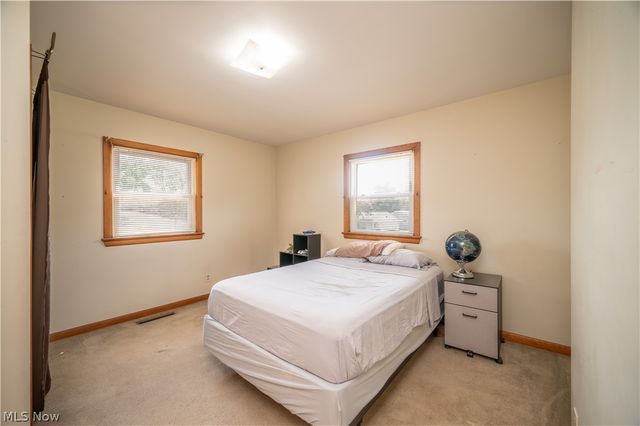 2922 Eldora Drive, Youngstown, OH 44511