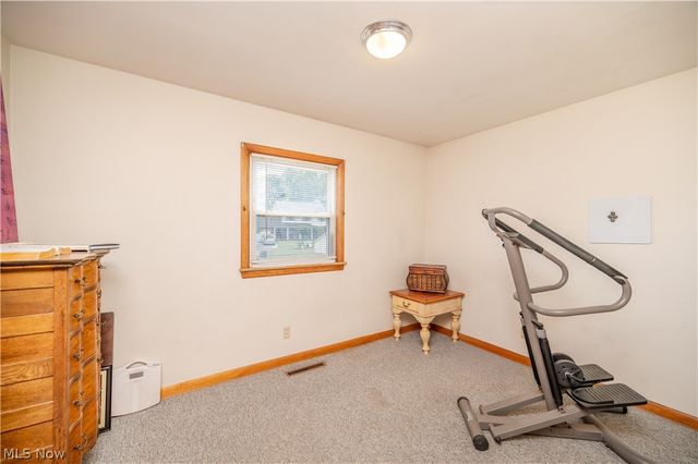 2922 Eldora Drive, Youngstown, OH 44511