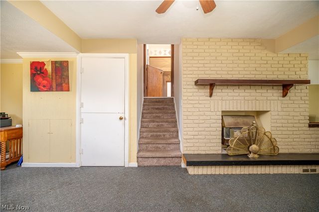 2922 Eldora Drive, Youngstown, OH 44511