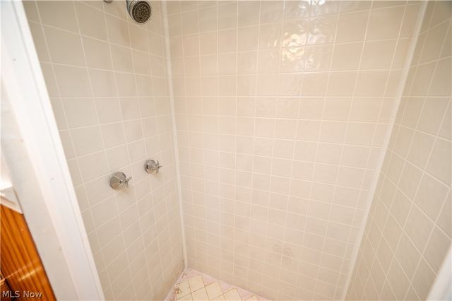 2922 Eldora Drive, Youngstown, OH 44511