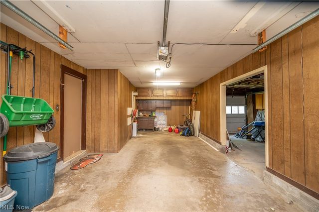 2922 Eldora Drive, Youngstown, OH 44511