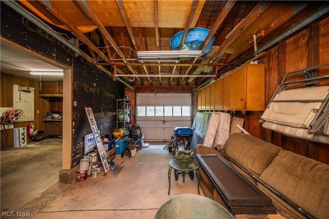 2922 Eldora Drive, Youngstown, OH 44511