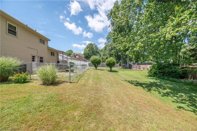 2922 Eldora Drive, Youngstown, OH 44511