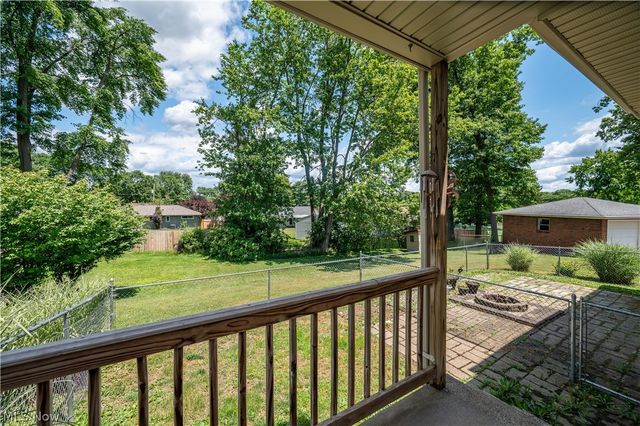 2922 Eldora Drive, Youngstown, OH 44511