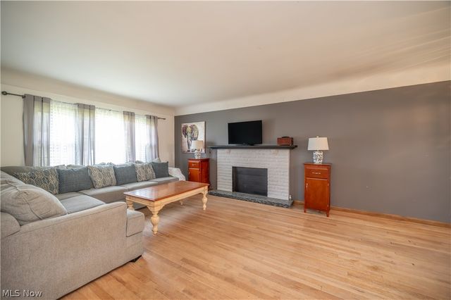 2922 Eldora Drive, Youngstown, OH 44511