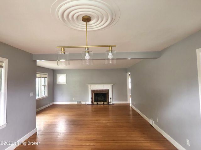 3701 Plymouth Rd, Louisville, KY 40207