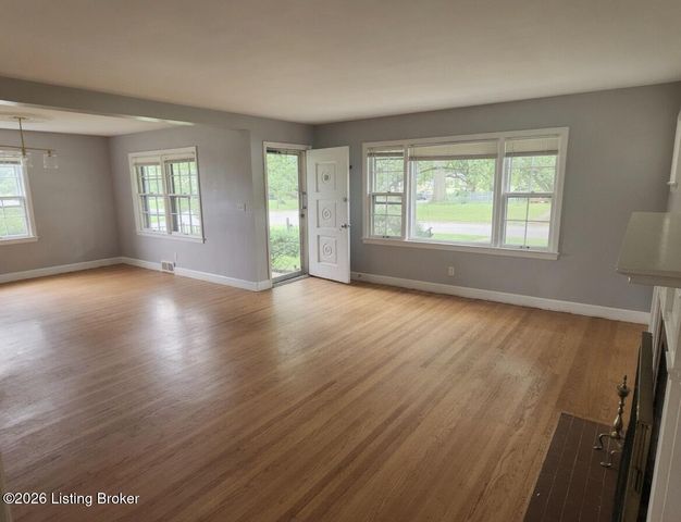 3701 Plymouth Rd, Louisville, KY 40207