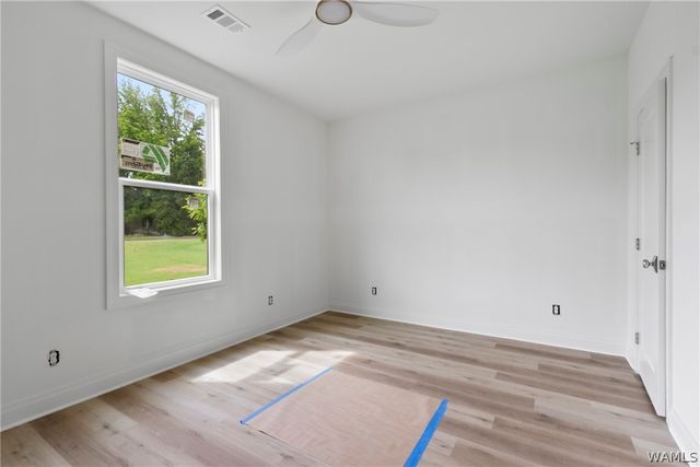 11146 Hilltop loop, Northport, AL 35475