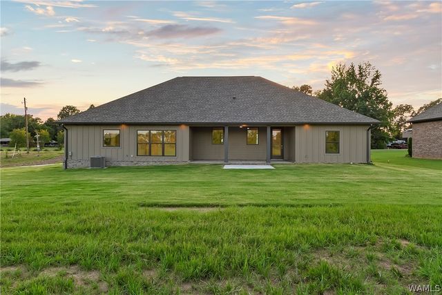 11146 Hilltop loop, Northport, AL 35475