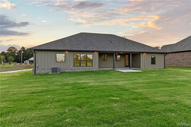 11146 Hilltop loop, Northport, AL 35475