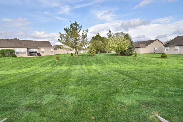 825 Grand Haven Way, Schererville, IN 46375