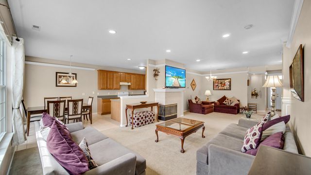 825 Grand Haven Way, Schererville, IN 46375