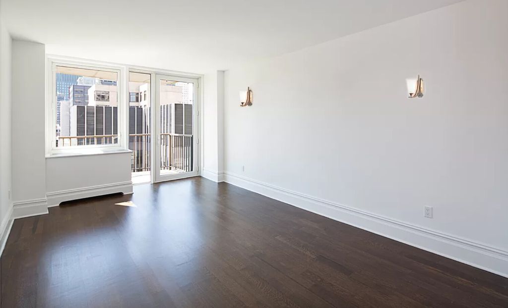 212 E 47th St Apt 31H, New York City, NY 10017