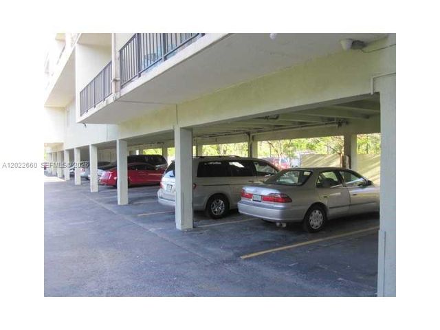 399 NW 72nd Ave 211, Miami, FL 33126
