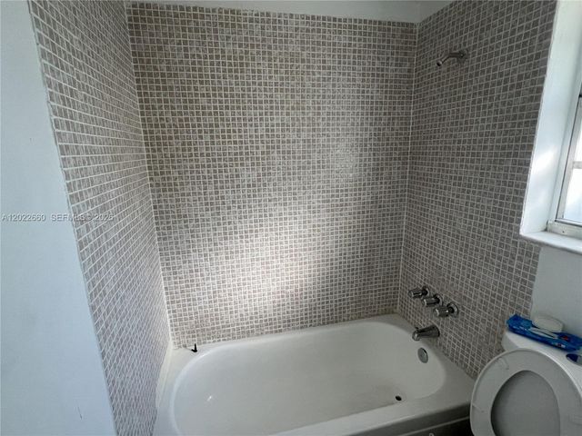 399 NW 72nd Ave 211, Miami, FL 33126