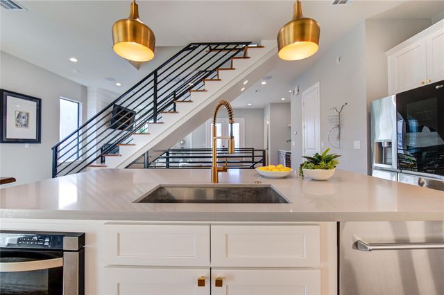 820 Wakefield Drive A, Houston, TX 77018