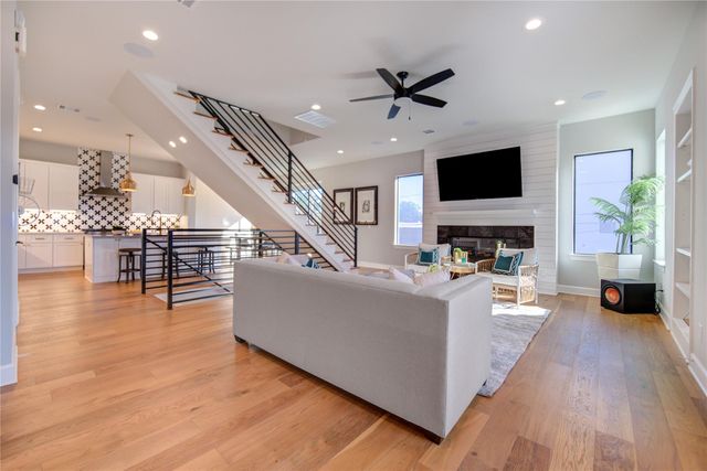 820 Wakefield Drive A, Houston, TX 77018