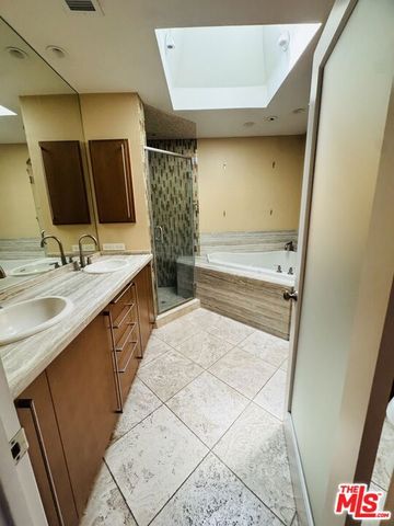 5065 Goodland Avenue, Los Angeles, CA 91607