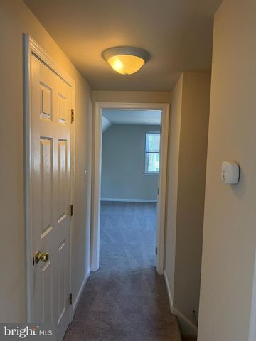536 BRACKEN DR, Chambersburg, PA 17201
