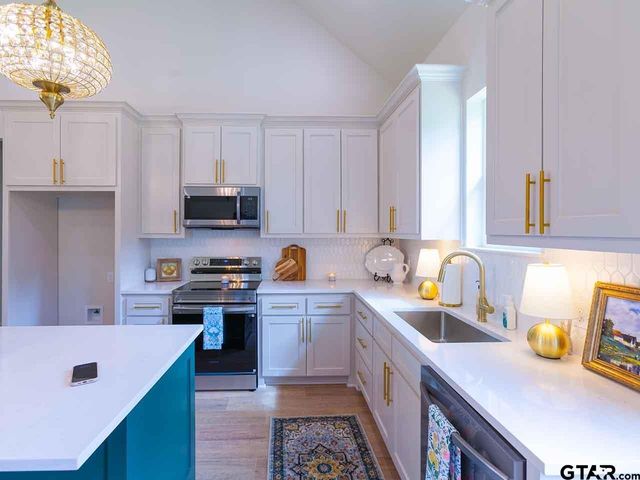 120 Pecan Dr, Bullard, TX 75757