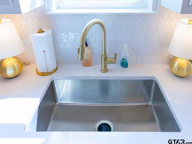 120 Pecan Dr, Bullard, TX 75757