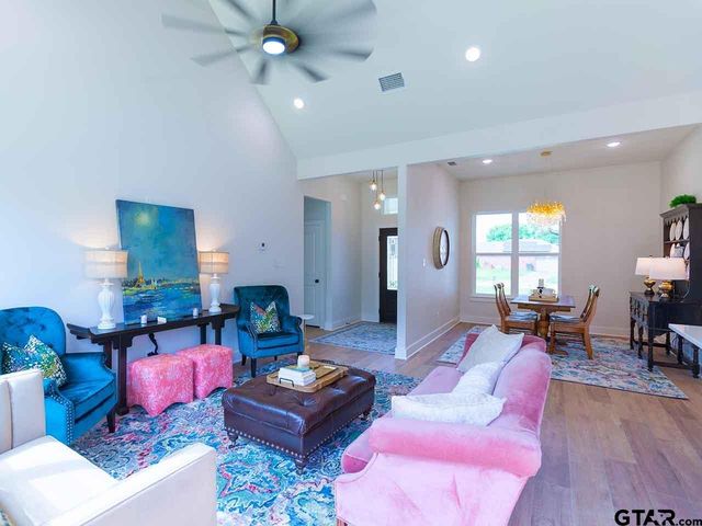 120 Pecan Dr, Bullard, TX 75757