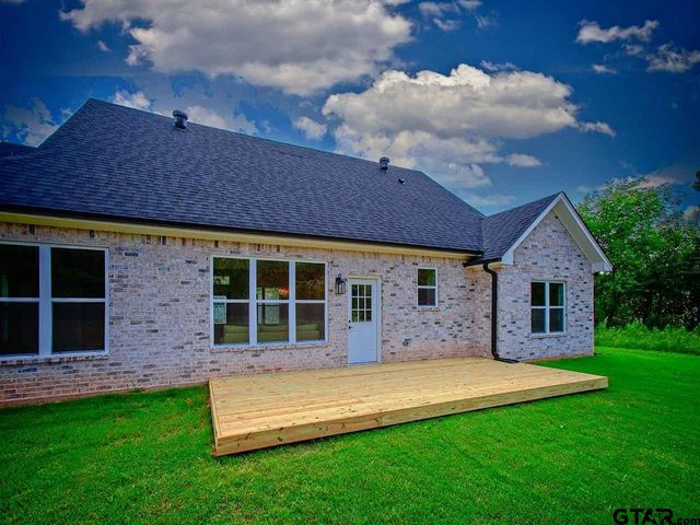 120 Pecan Dr, Bullard, TX 75757