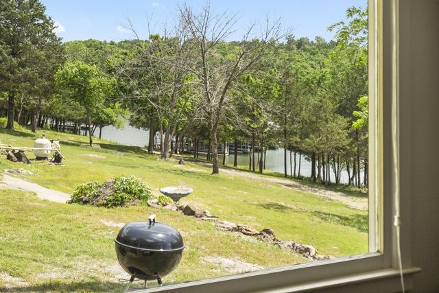 638 Double Day Loop, Branson West, MO 65737