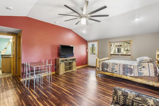 638 Double Day Loop, Branson West, MO 65737