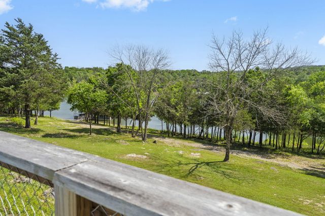 638 Double Day Loop, Branson West, MO 65737