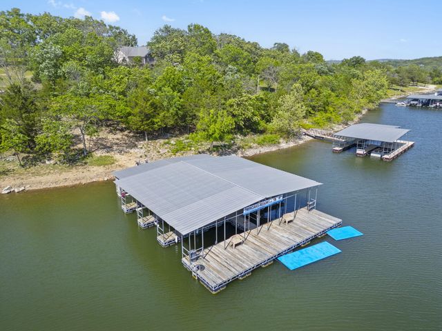 638 Double Day Loop, Branson West, MO 65737