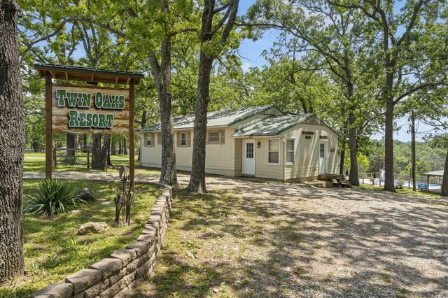 638 Double Day Loop, Branson West, MO 65737