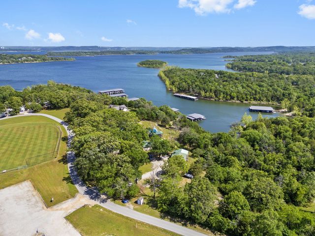 638 Double Day Loop, Branson West, MO 65737