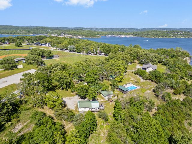 638 Double Day Loop, Branson West, MO 65737