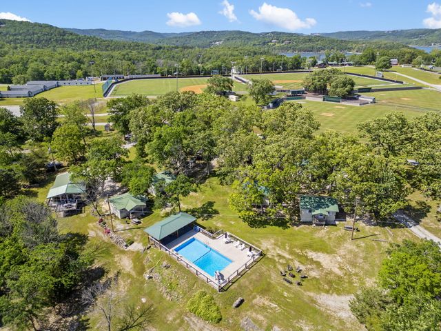 638 Double Day Loop, Branson West, MO 65737