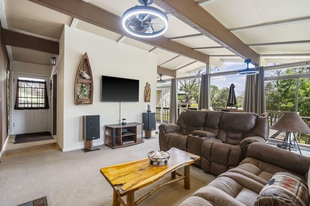 638 Double Day Loop, Branson West, MO 65737