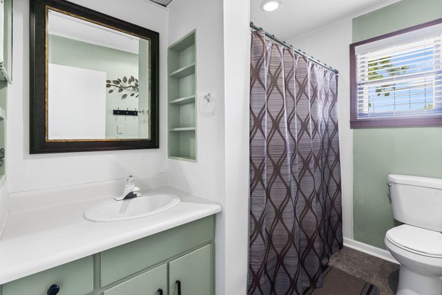 638 Double Day Loop, Branson West, MO 65737