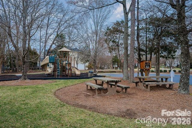 2312 Cota Court, Charlotte, NC 28262