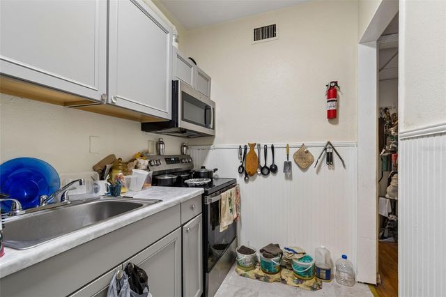 1033 19TH AVENUE S, St Petersburg, FL 33705