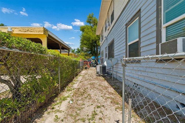 1033 19TH AVENUE S, St Petersburg, FL 33705