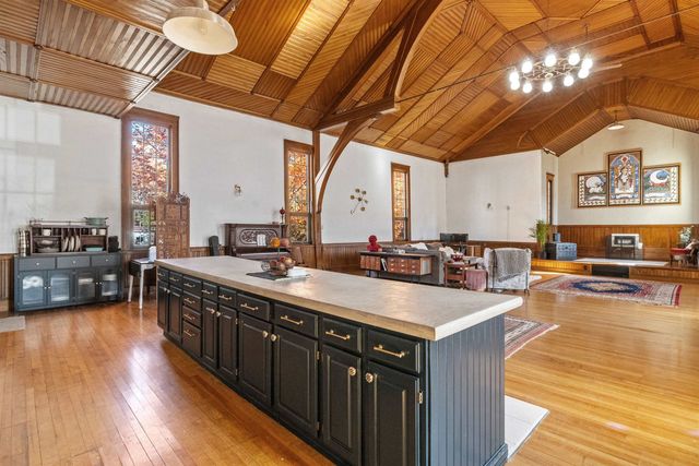 42 Maple Street, Bethlehem, NH 03574