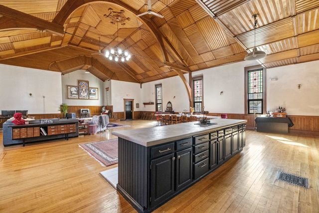 42 Maple Street, Bethlehem, NH 03574