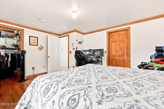 19 Hillside Road, Manalapan, NJ 07726