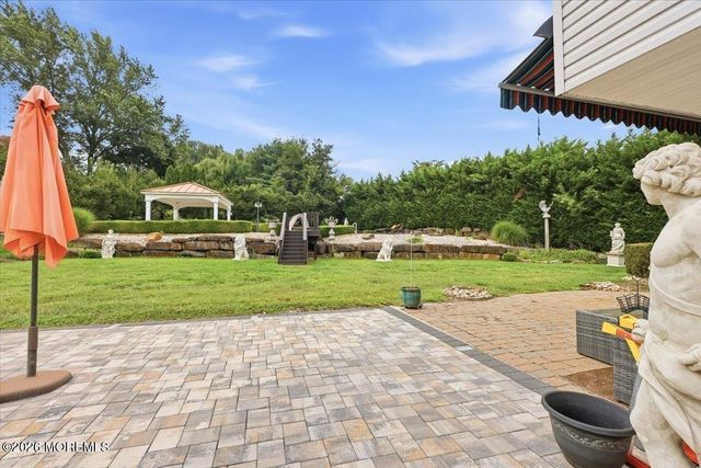 19 Hillside Road, Manalapan, NJ 07726